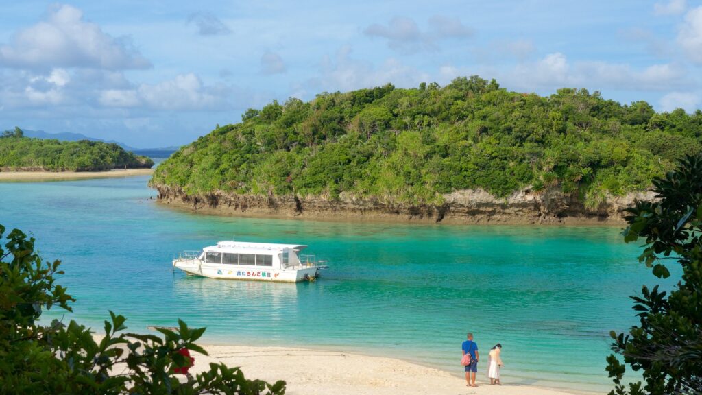httpsa.travel-assets.comfindyours-phpviewfinderimagesres70152000152732-Okinawa.jpg