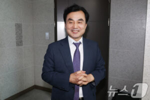 '첫 민간 출신' 국방장관에 지명된 안규백 의원