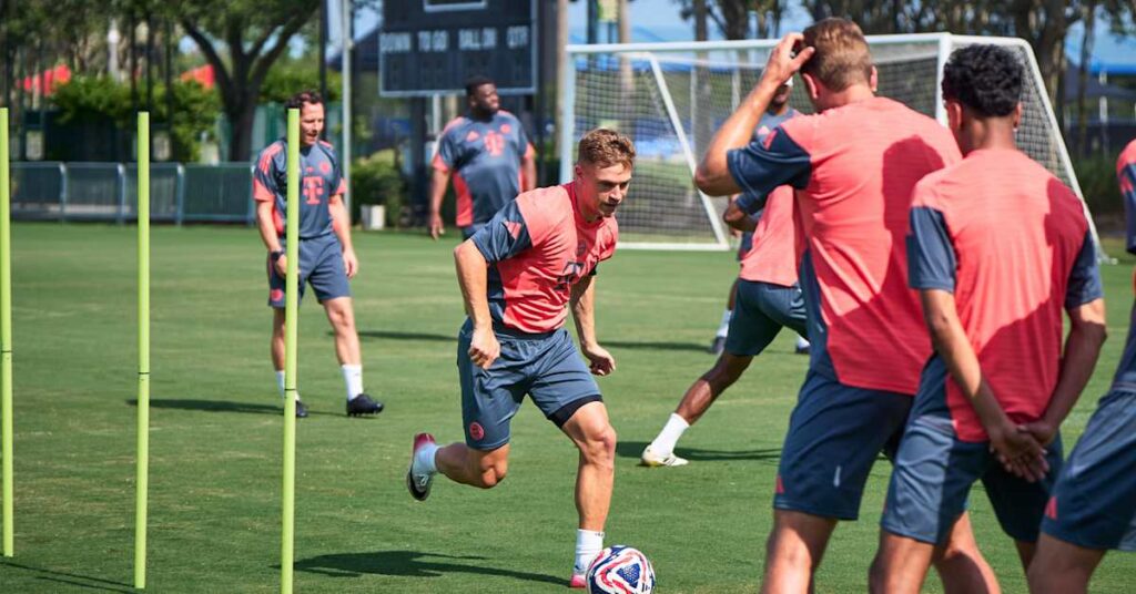 httpsimg.fcbayern.comimageuploadf_autoq_autot_cms-1x191-seov1750354089cmspublicimagesfcbayern-comhomepageSaison-25-26GalerienTraining250620-training-vor-boca05-training-vor-boca-250620-mel.jpg