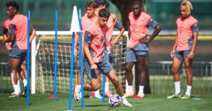 httpsimg.fcbayern.comimageuploadf_autoq_autot_cms-1x191-seov1751163323cmspublicimagesfcbayern-comhomepageSaison-25-26GalerienTraining250628-training-vor-flamengo06-training-vor-flamengo-250628-mel.jpg