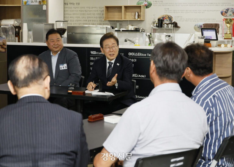 이 대통령 접경주민 간담회  (2)