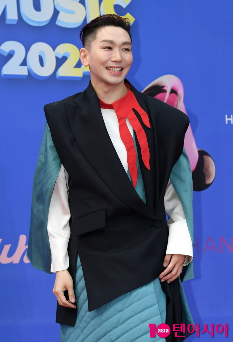 httpsimg.tenasia.co_.krphoto202506BF.39530071.1.jpg
