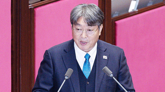정치·외교·통일·안보 분야 대정부 질문하는 이춘석 의원