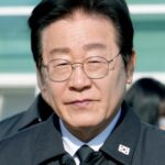 httpsupload.wikimedia.orgwikipediacommonsthumbcc1Lee_Jae-myung_January_2025-2.jpg1200px-Lee_Jae-myung_January_2025-2.jpg-2