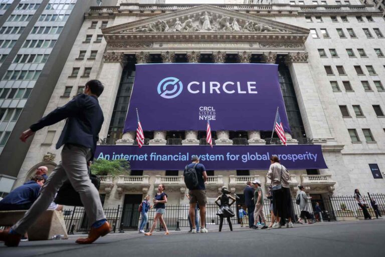 httpswww.investopedia.comthmbZw09K-g4r59x3lhcOTijsjoxcwE1500x0filtersno_upscalemax_bytes150000strip_iccGettyImages-2218043126-145fda90db6642e08ed9fda3b41b4a94.jpg