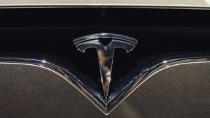 httpscdn.motor1_.comimagesmglm87rBs1tesla.jpg