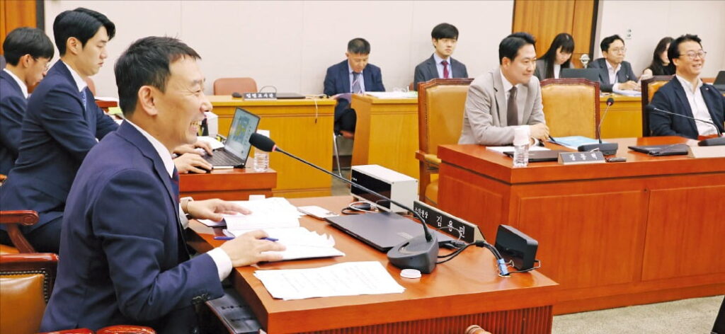 httpsimg.hankyung.comphoto202507AA.41002699.1.jpg
