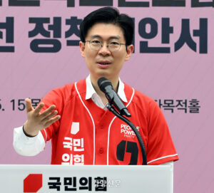 김문수 후보, 대한민국교원조합 정책제안서 전달식 참석-20250515-18