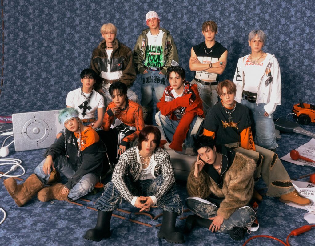 j01-jingle-ball-LAPONE-Entertainment-2-e1763778399490