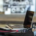 01_PowerToThePodcast_1_5NoWszW.jpg.695x350_q50_crop-smart_size_canvas_upscale