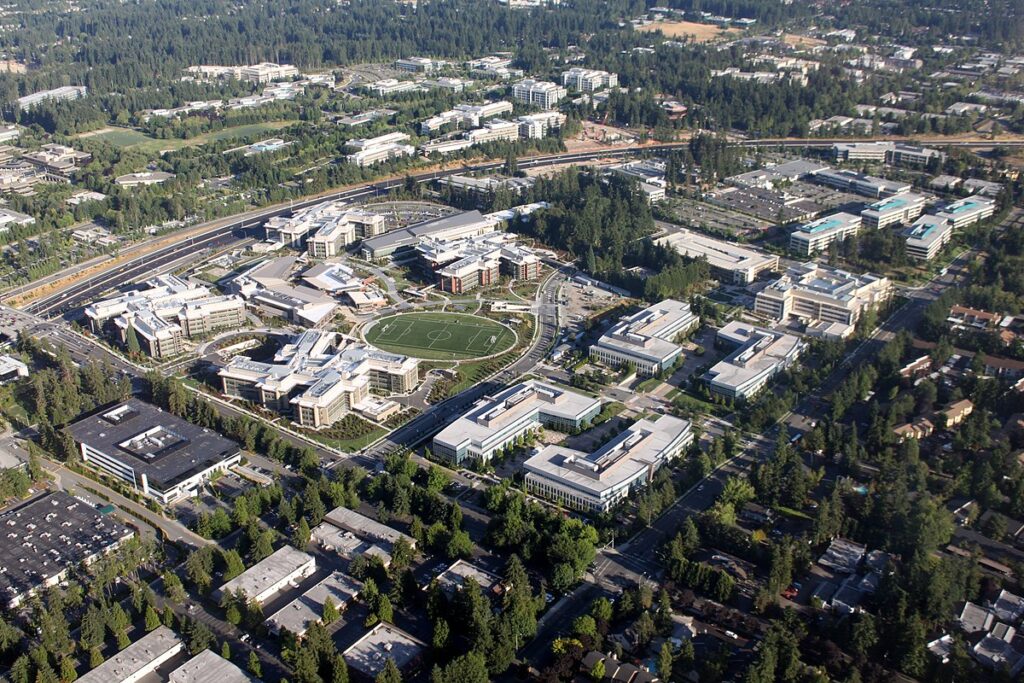 1200px-Aerial_Microsoft_West_Campus_August_2009