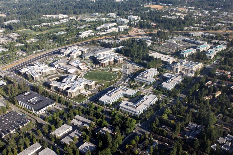 1200px-Aerial_Microsoft_West_Campus_August_2009