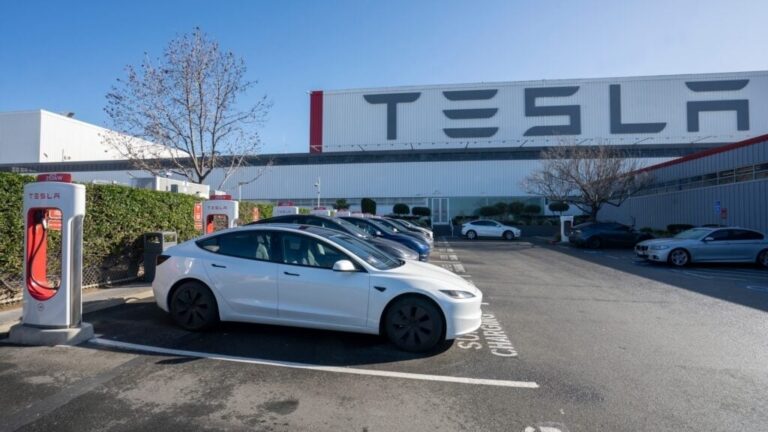 1767074868-Tesla-Fremont-Shutterstock