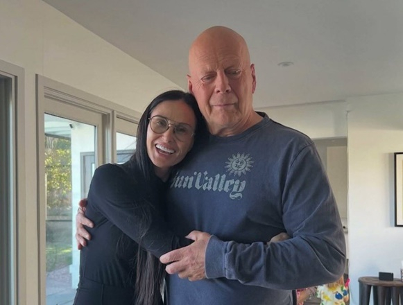 2025122401545663155_1