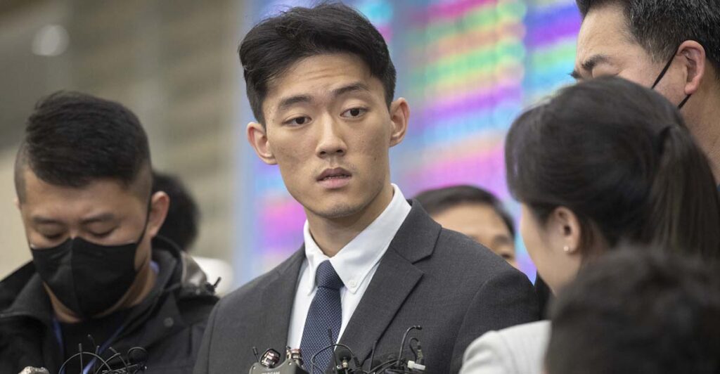 질문 답하는 전우원