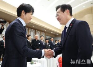 ¹è¿ì ÃÖ¼öÁ¾°ú ÀÎ»çÇÏ´Â ÀÌÀç¸í ´ëÅë·É