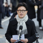 ÇÑµ¿ÈÆ, ºñ»ó°è¾ö 1ÁÖ³â ±âÀÚÈ¸°ß