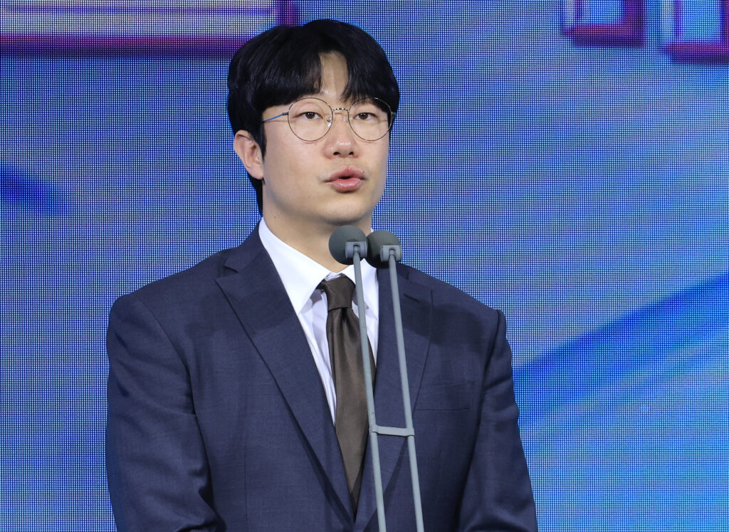 ÀÎ»ç¸» ÇÏ´Â ¾çÇöÁ¾ ¼±¼öÇùÈ¸Àå