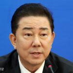 발언하는 김병기 원내대표 2025.12.18