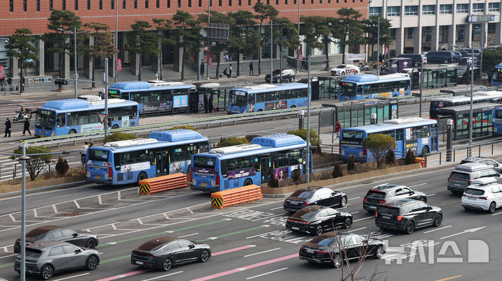 ¼­¿ï½Ã ¹ö½º³ëÁ¶ ³»³â 1¿ù 13ÀÏ ÃÑÆÄ¾÷ µ¹ÀÔ ¿¹°í