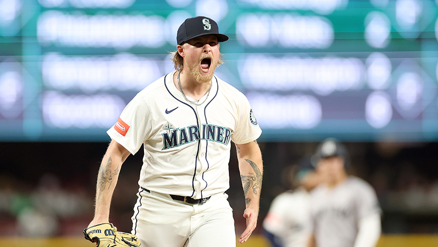 Seattle-Mariners-Gabe-Speier-yells-on-the-mound-in-white-Getty-900