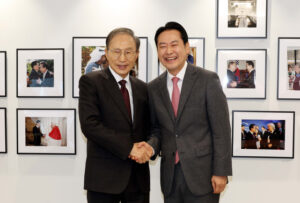 ±â³äÃÔ¿µÇÏ´Â ÀÌ¸í¹Ú-Àåµ¿Çõ