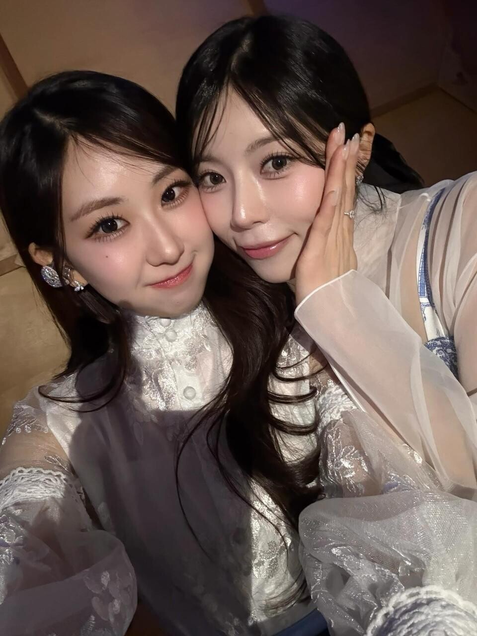 15973200_1860098_5810