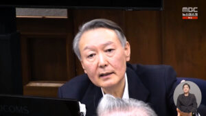 desk_20260219_195840_1_6_Large_u