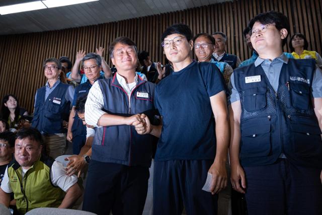 7c1f1f06-bcd8-464a-ad4c-997c49a2afdb