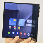 두 번 접는 Z 트라이폴드