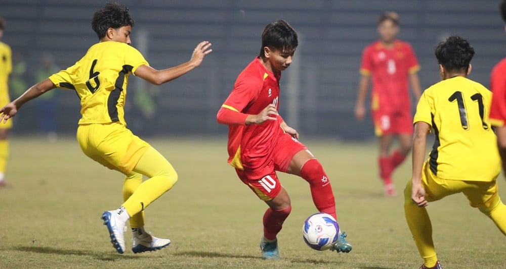 1777026844722_truc-tiep-bong-da-u17-viet-nam-vs-u17-malaysia-dinh-doat-ngoi-vuong-khu-vuc-1340