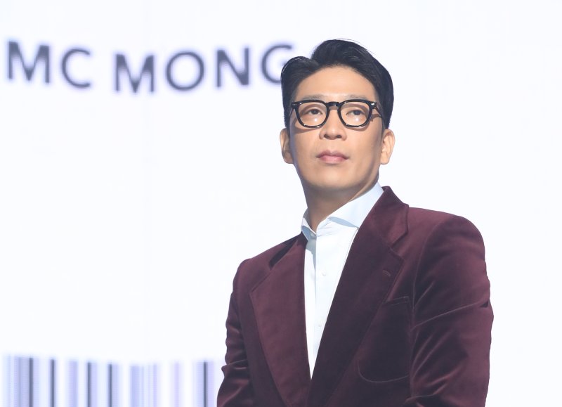 MC¸ù, Á¤±Ô8ÁýÀ¸·Î 9³â¸¸¿¡ º¹±Í