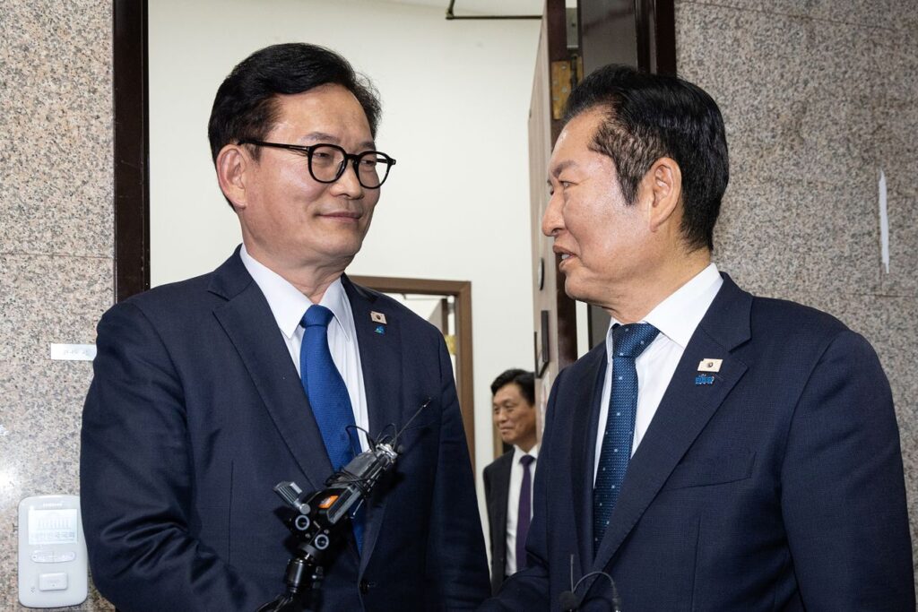 ¼Û¿µ±æ Àü ´ëÇ¥¿Í ¸é´ã ¸¶Ä£ Á¤Ã»·¡ ¹ÎÁÖ´ç ´ëÇ¥