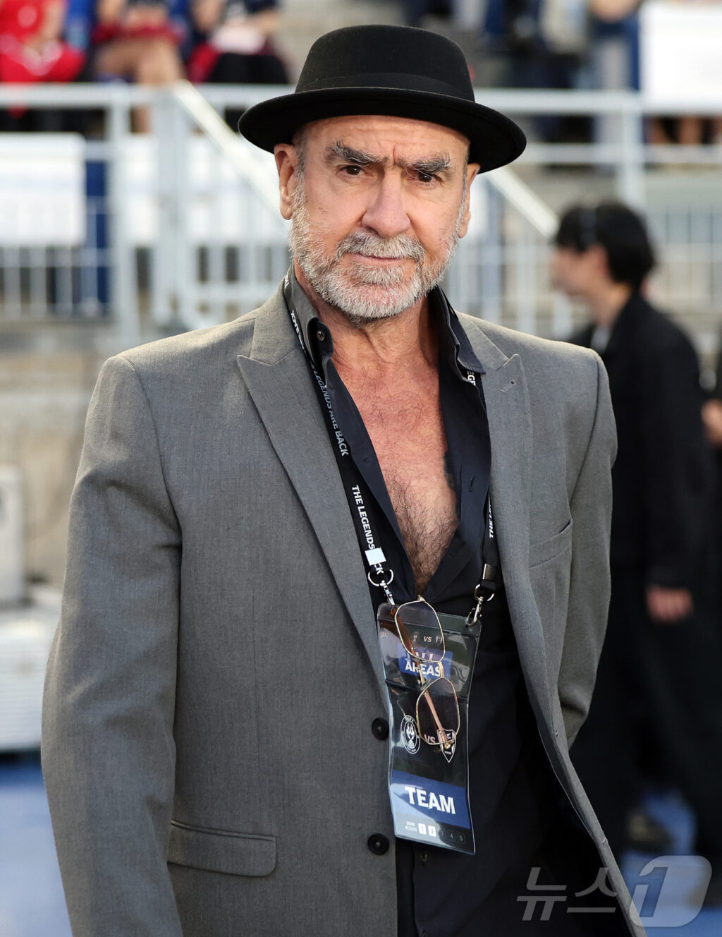 에릭 칸토나 감독, 카리스마 눈빛